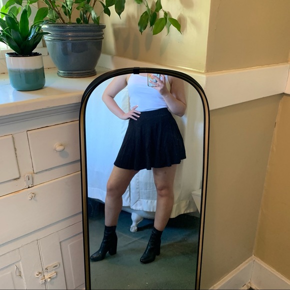 DONATED H&M black circle skater A-line miniskirt - Picture 4 of 5